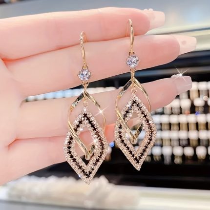 1pc Elegant Golden-Tone Double Hollow Quadrilateral Dangle Earrings with Sparkling Stone Accents - Chic & Sexy Zinc Alloy Jewelry for Women, Ideal for Daily Wear & Valentine's Day Gift, Cute Earrings